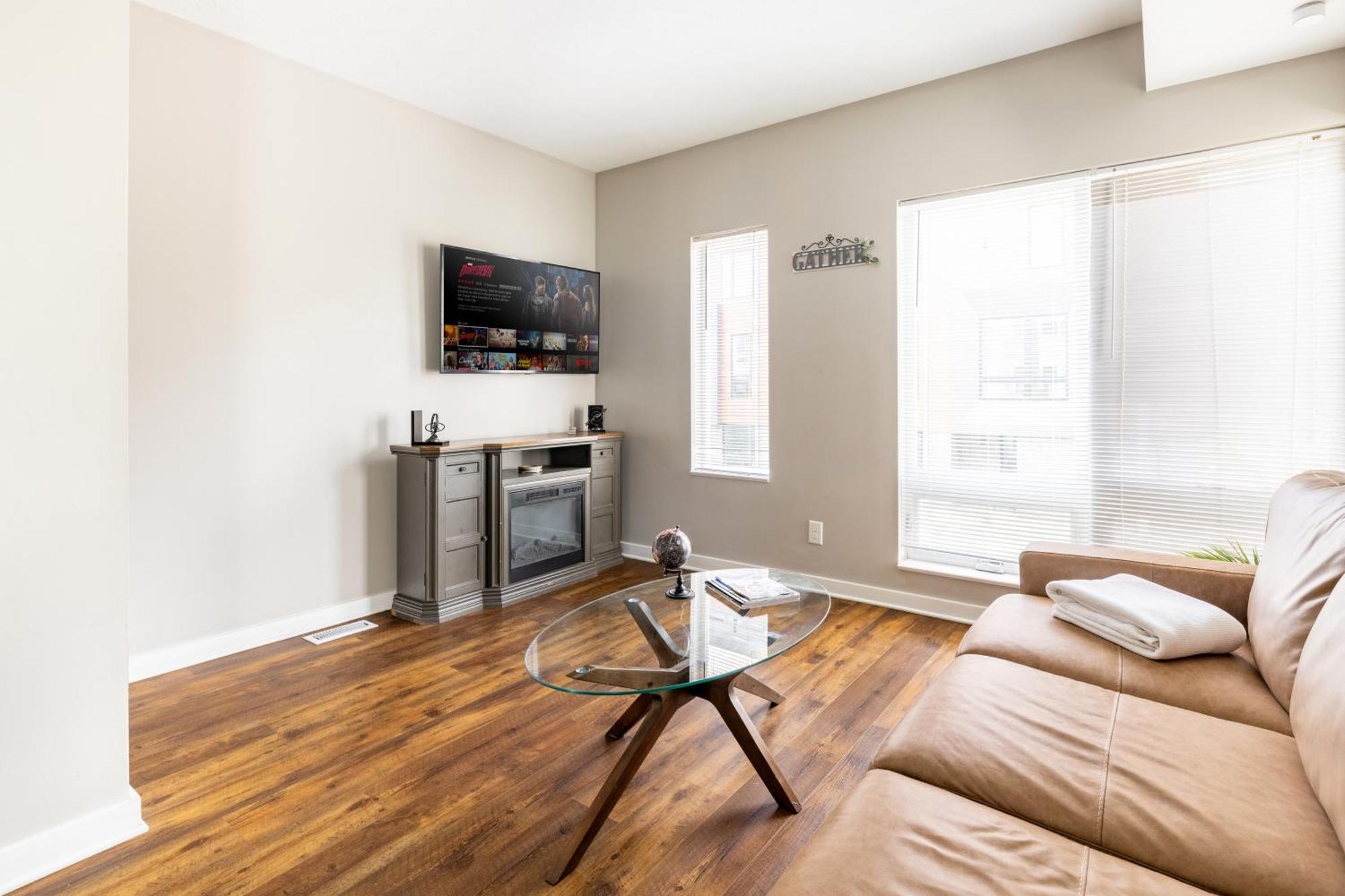 Luxury Downtown Townhome Private Garage Unit 9 Cleveland Exterior photo