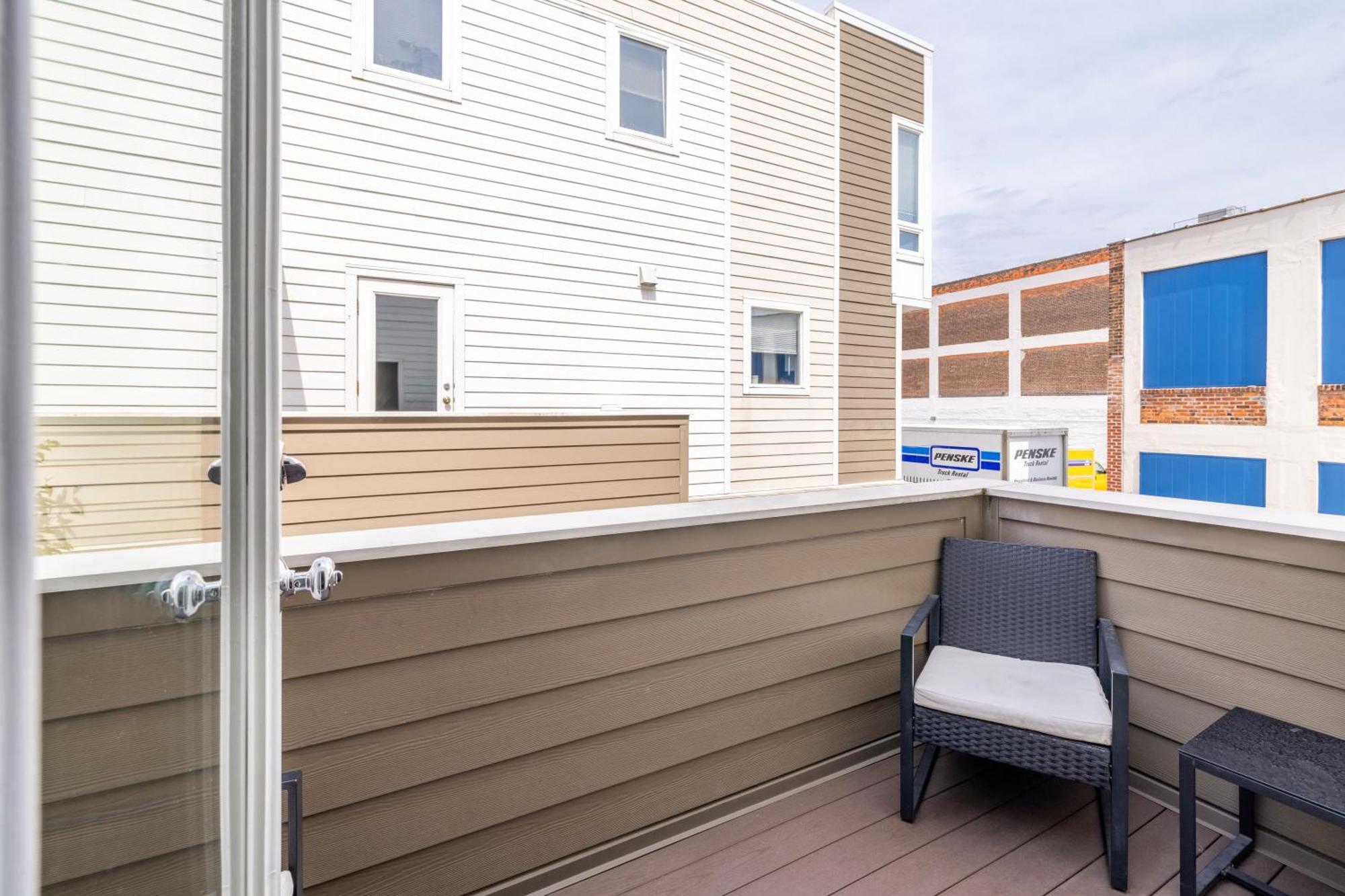 Luxury Downtown Townhome Private Garage Unit 9 Cleveland Exterior photo